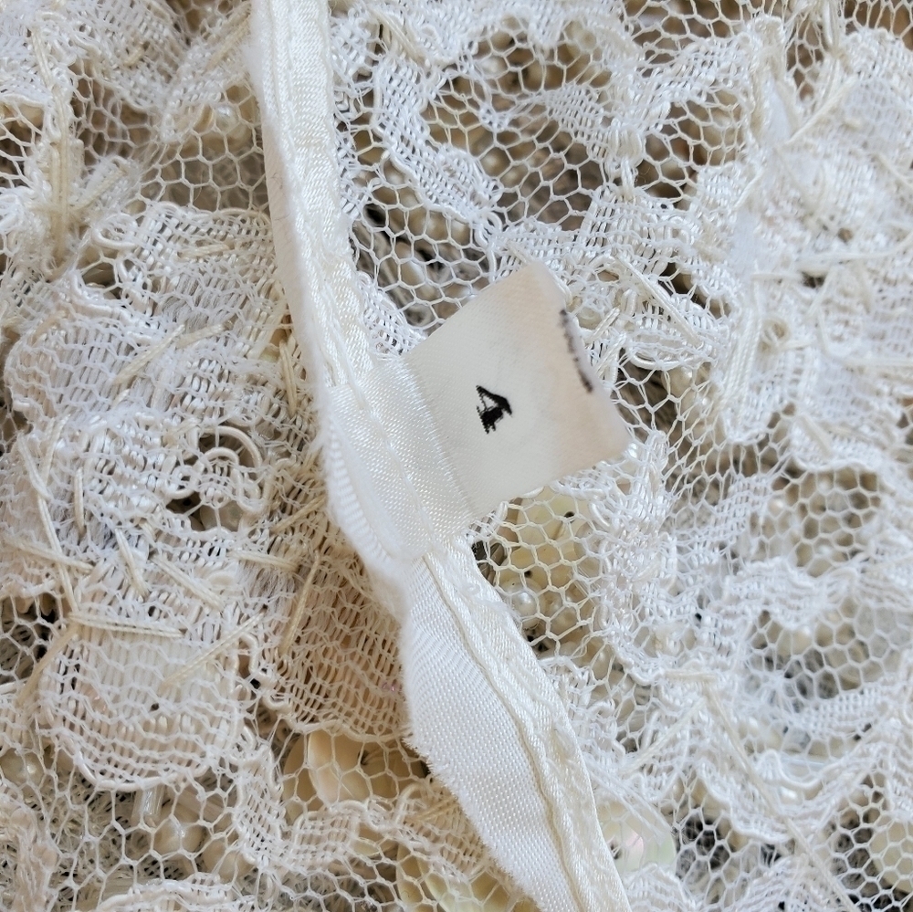 Gorgeous lace beaded embelished dress sz. 4 - Picture 6 of 7